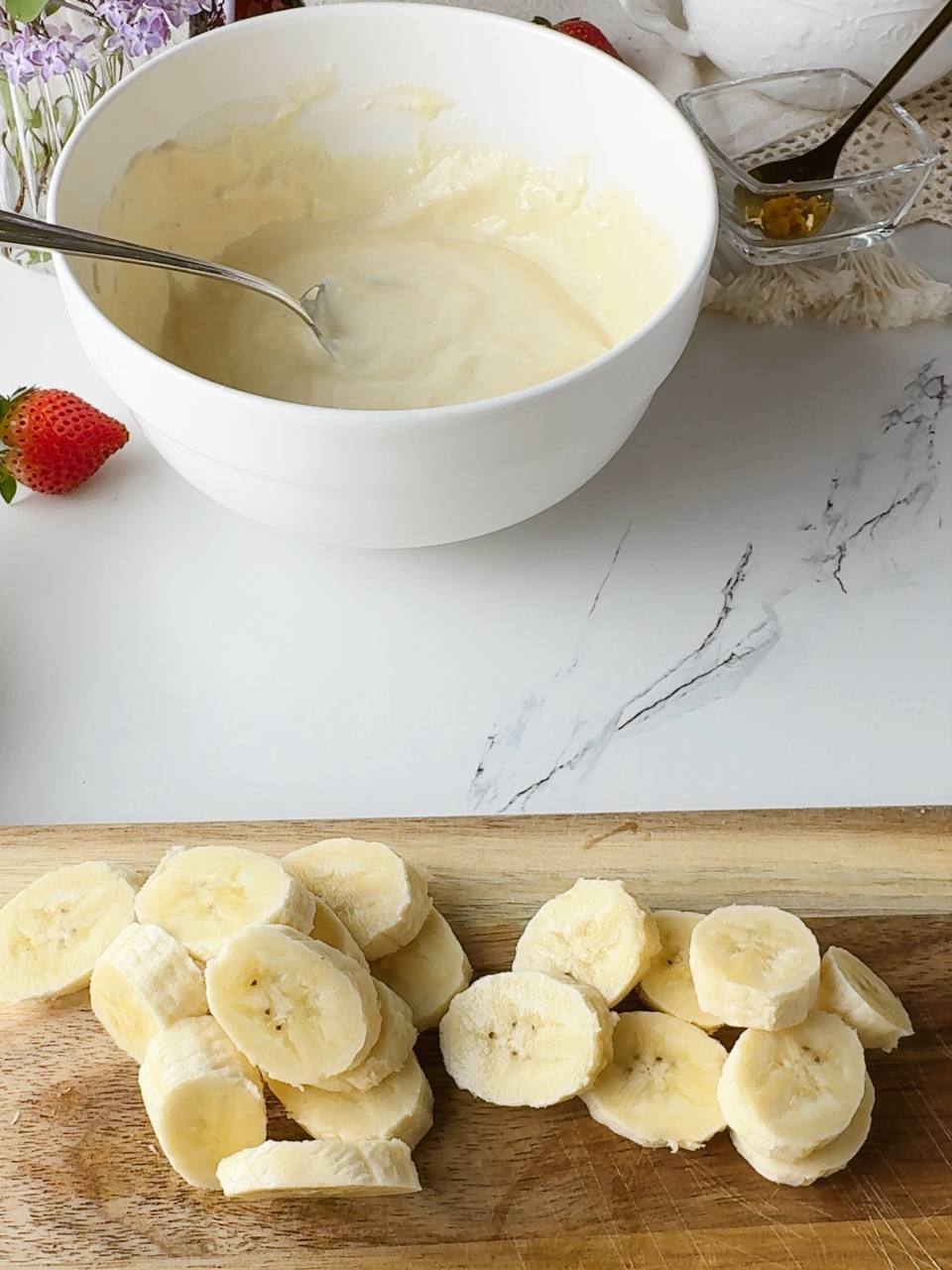sliced bananas for banana pancake recipe
